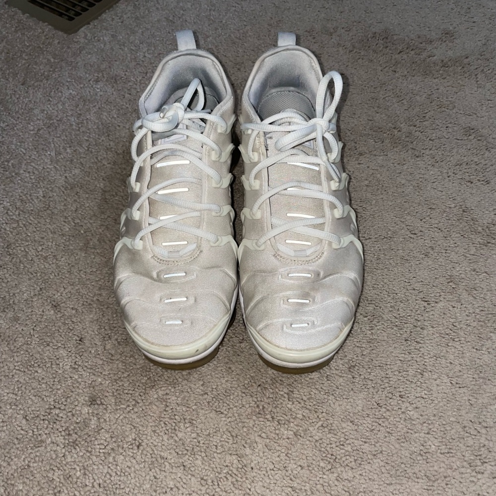 Nike vapor max size 9.5